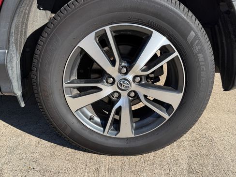 Used 2018 Toyota RAV4 XLE w/ Plus Extra Value Package image 9