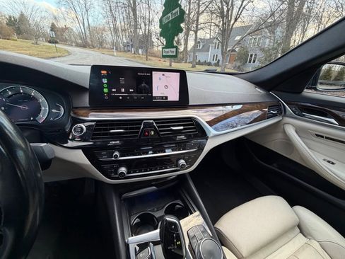 Used 2017 BMW 540i image 11