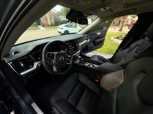 Used 2021 Volvo V60 T5 Cross Country w/ Climate Package image 4