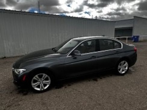 Used 2017 BMW 330i xDrive Sedan image 10