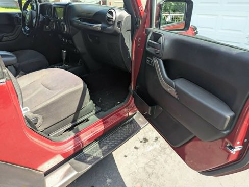 Used 2013 Jeep Wrangler Sport AWD/4WD image 9