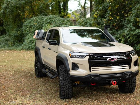Used 2024 Chevrolet Colorado ZR2 w/ ZR2 Bison Edition image 19