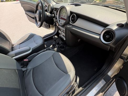 Used 2010 MINI Cooper Hardtop FWD image 9