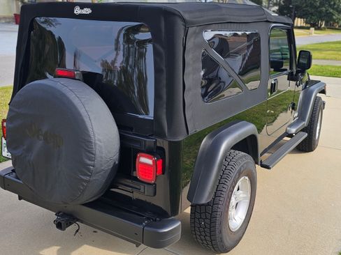 Used 2005 Jeep Wrangler Unlimited w/ Security Group image 9