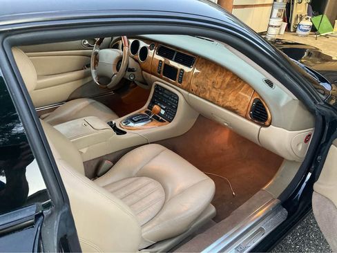 Used 2006 Jaguar XK8 Coupe image 5