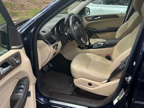 Used 2019 Mercedes-Benz GLE 400 4MATIC image 8