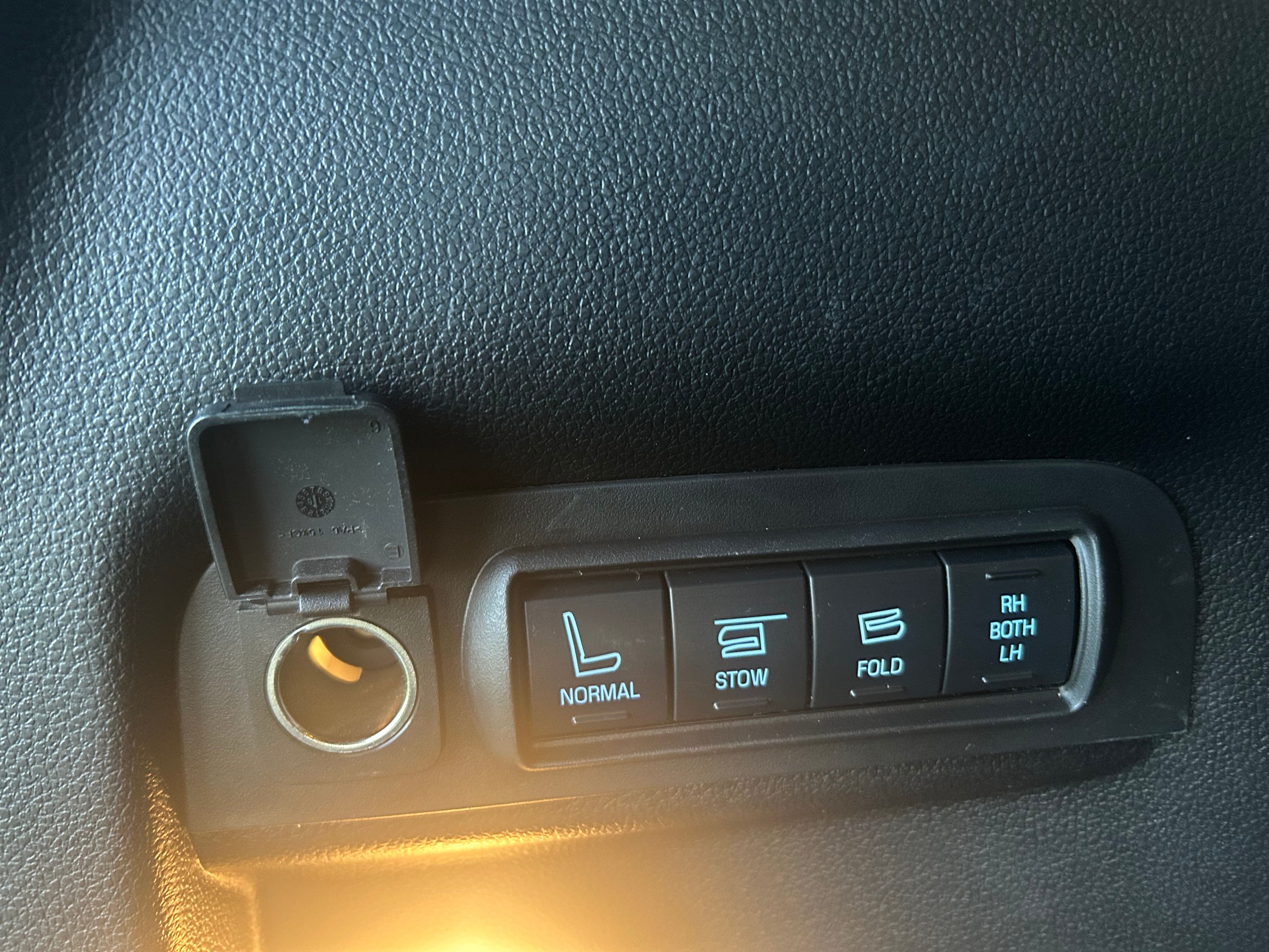 Used 2016 Ford Explorer Platinum AWD/4WD image 25