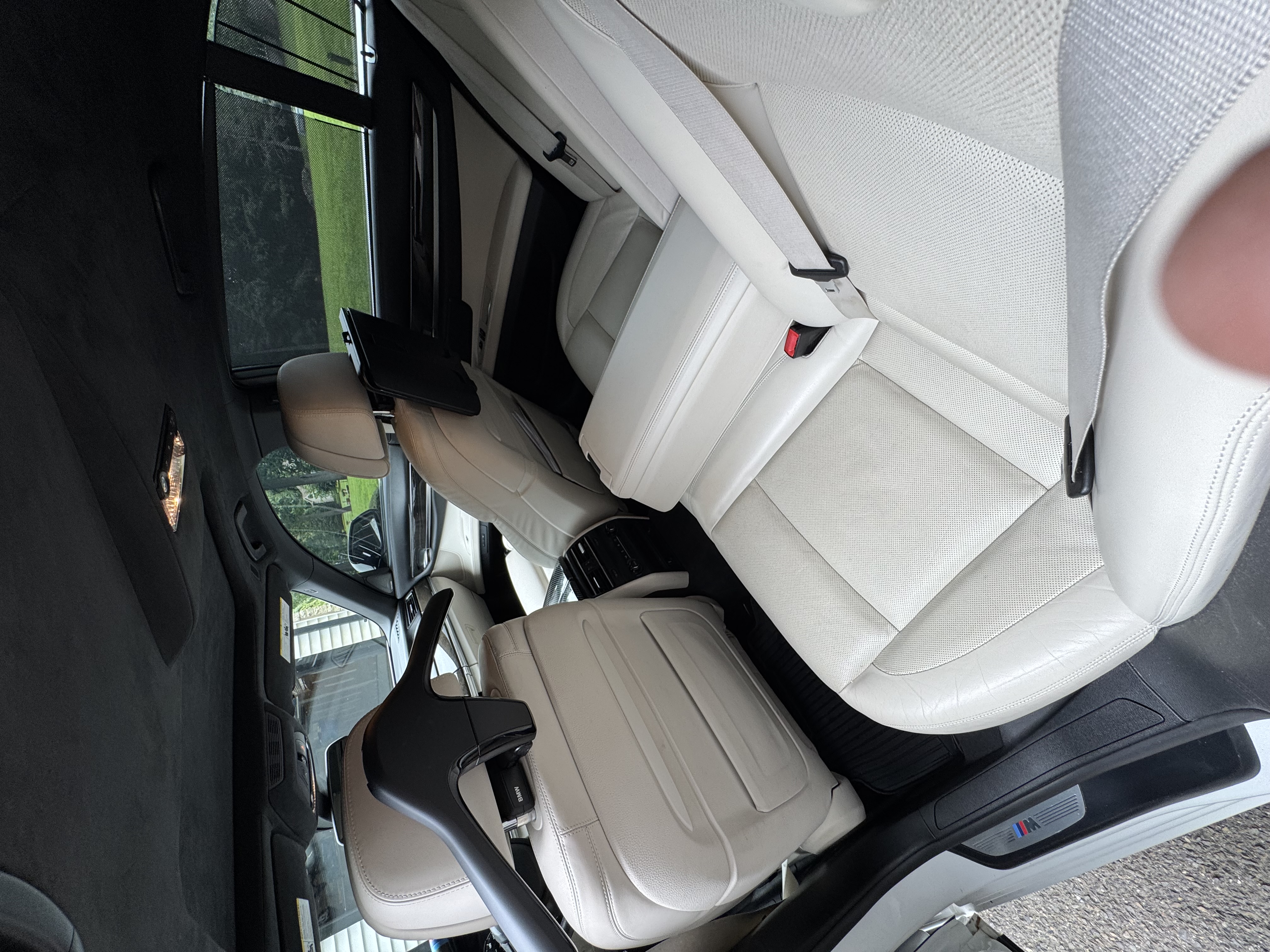 Used 2015 BMW 750i RWD image 12