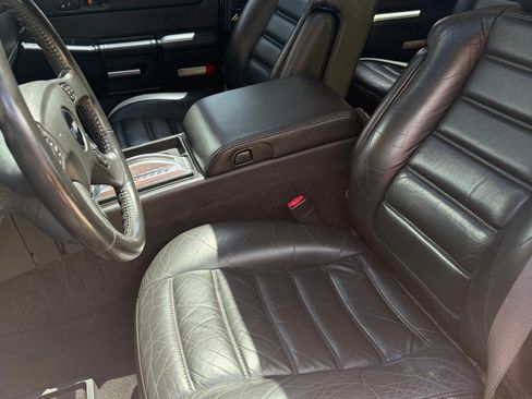 Used 2005 HUMMER H2 w/ Preferred Equipment Group AWD/4WD image 12