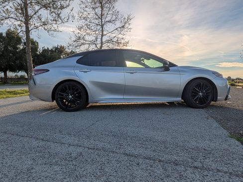 Used 2022 Toyota Camry XSE w/ Navigation Package image 5