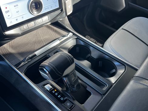 Used 2023 Ford F150 Lightning Platinum image 18