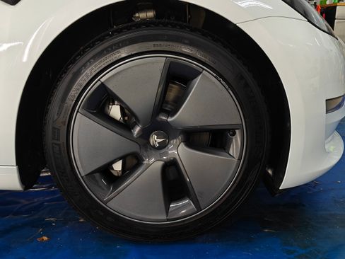 Used 2023 Tesla Model 3 Standard Range image 22