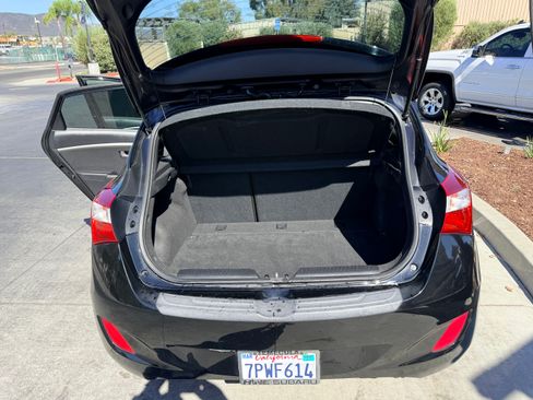 Used 2016 Hyundai Elantra GT w/ Option Group 02 FWD image 11