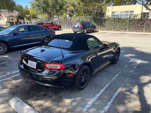 Used 2018 FIAT 124 Spider Classica w/ Technology & Siriusxm Group image 4