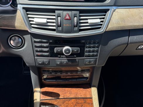 Used 2011 Mercedes-Benz E 550 Sedan image 25