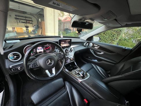 Used 2015 Mercedes-Benz C 300 Sedan image 8