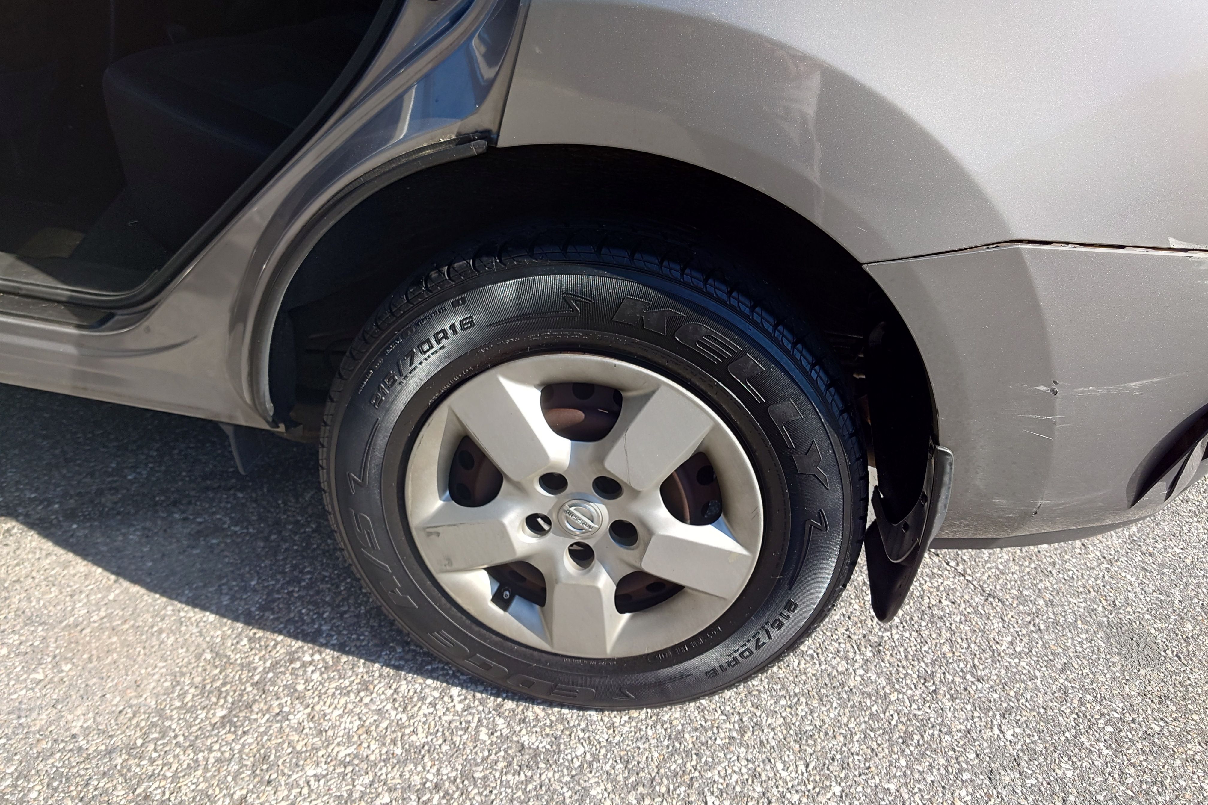 Used 2011 Nissan Rogue S AWD/4WD image 16