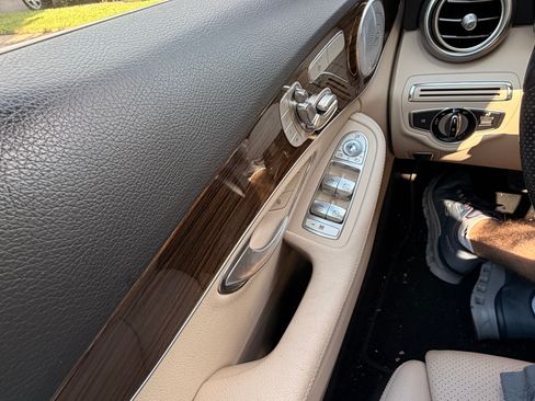 Used 2017 Mercedes-Benz C 300 4MATIC Sedan image 12