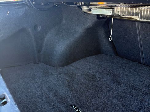 Used 2011 Nissan Altima 2.5 SL w/ 2.5SL Pkg image 6