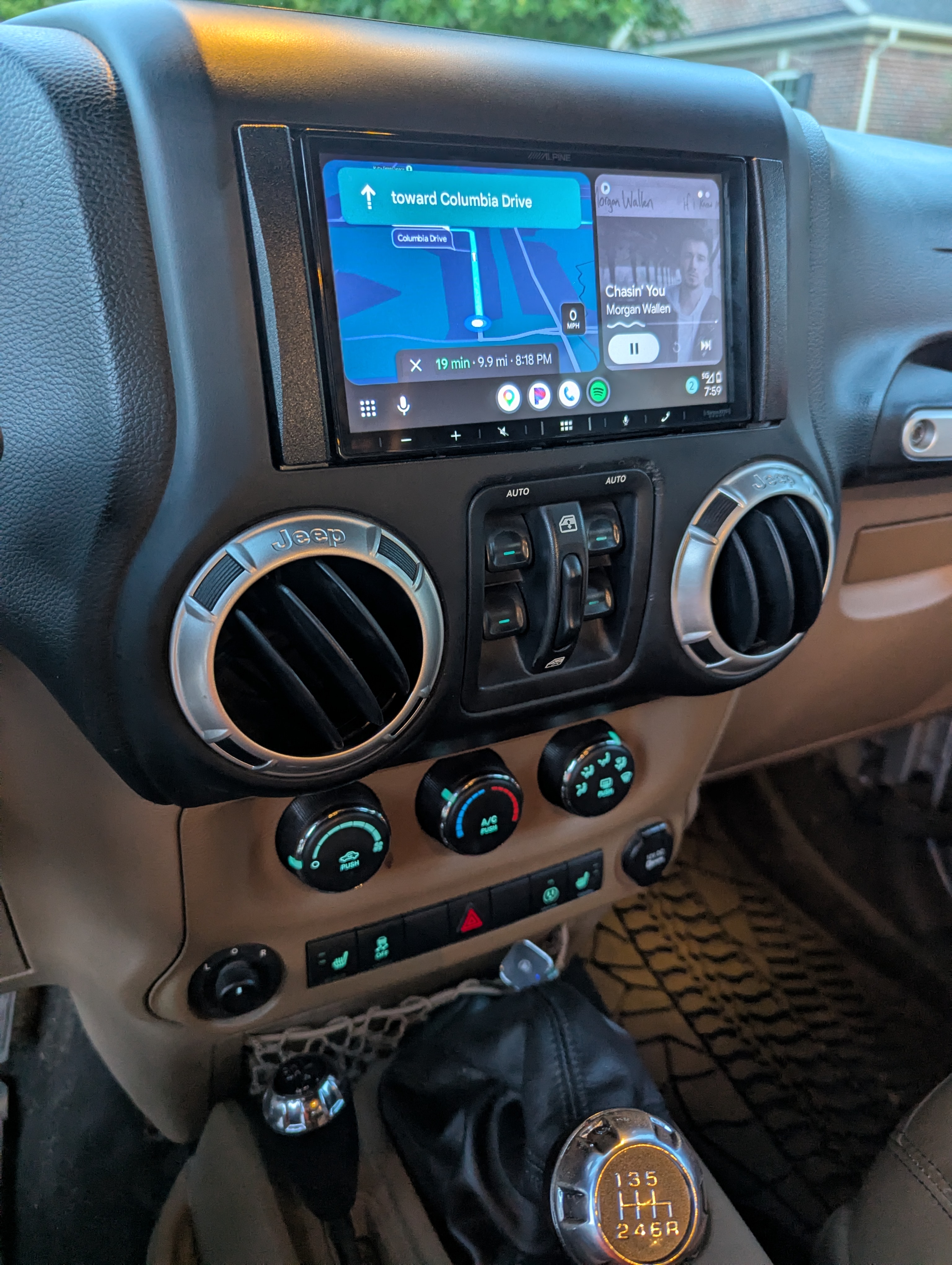 Used 2013 Jeep Wrangler Unlimited Rubicon w/ Dual Top Group AWD/4WD image 9