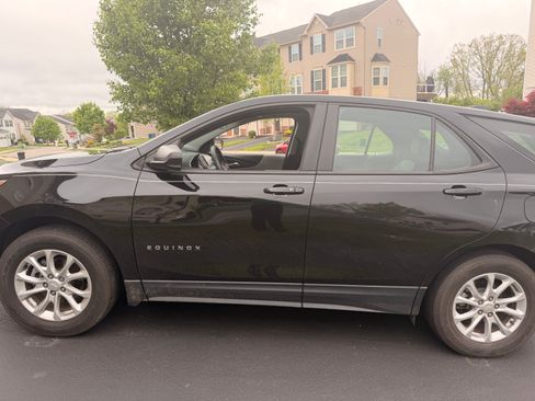 Used 2020 Chevrolet Equinox LS w/ LPO, Floor Liner Package FWD image 2