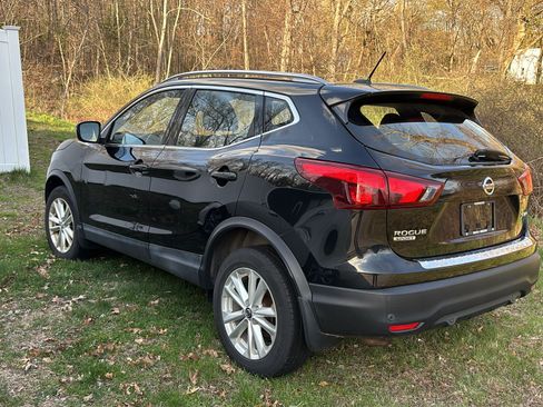 Used 2019 Nissan Rogue Sport SV w/ All-Weather Package image 11