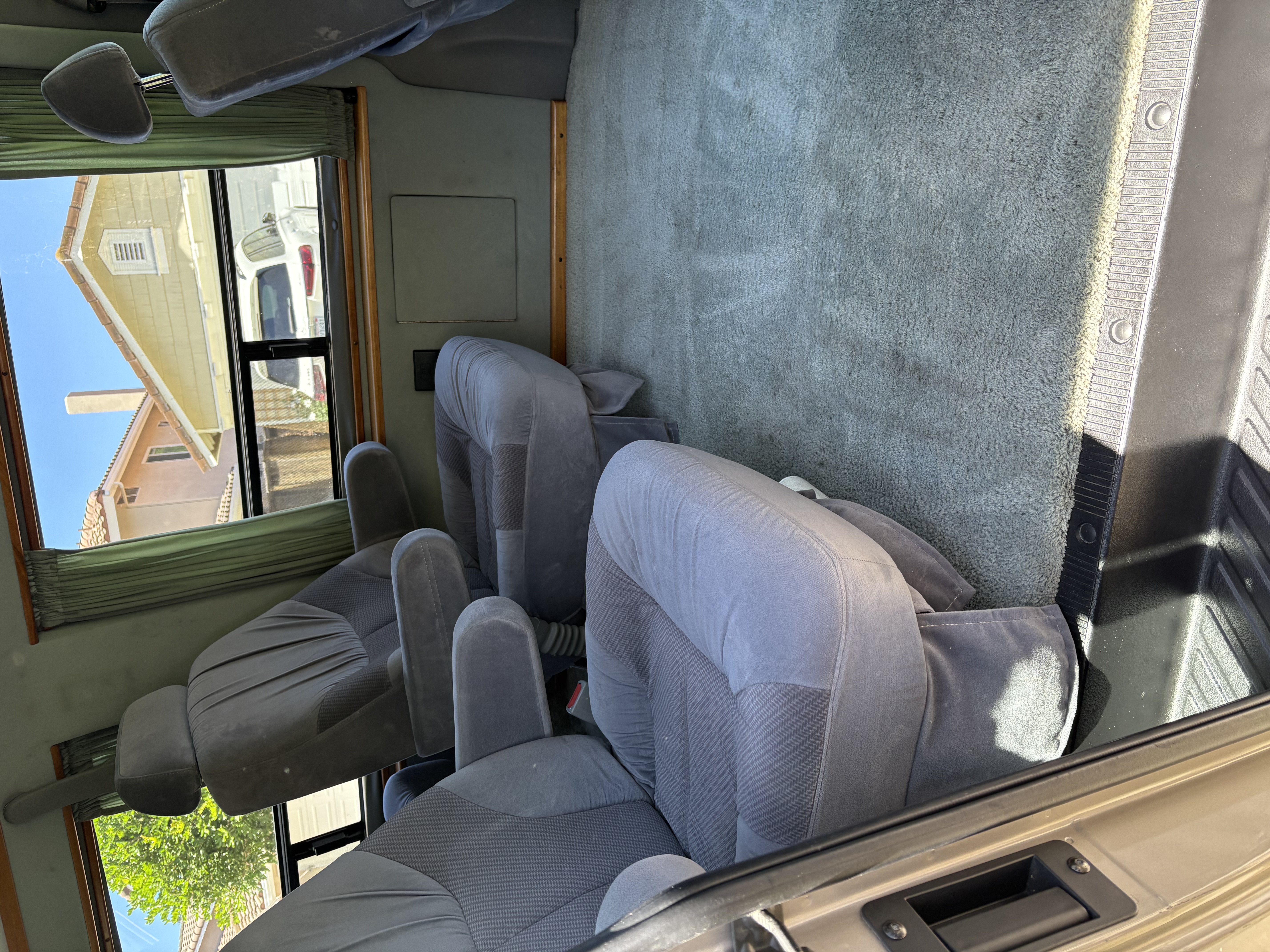 Used 2002 Ford E-150 and Econoline 150 RWD image 8