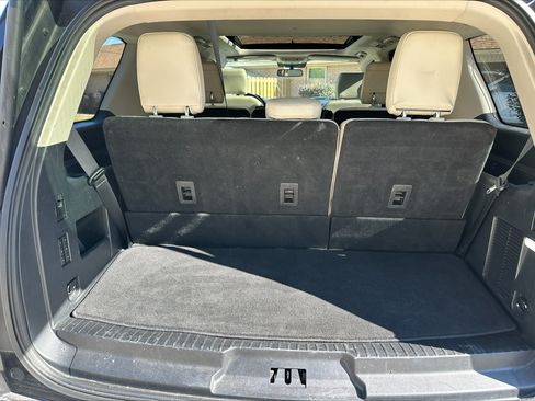 Used 2019 Ford Expedition Platinum image 17