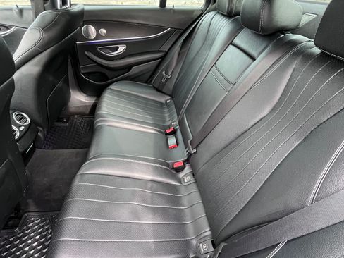 Used 2017 Mercedes-Benz E 300 4MATIC image 6
