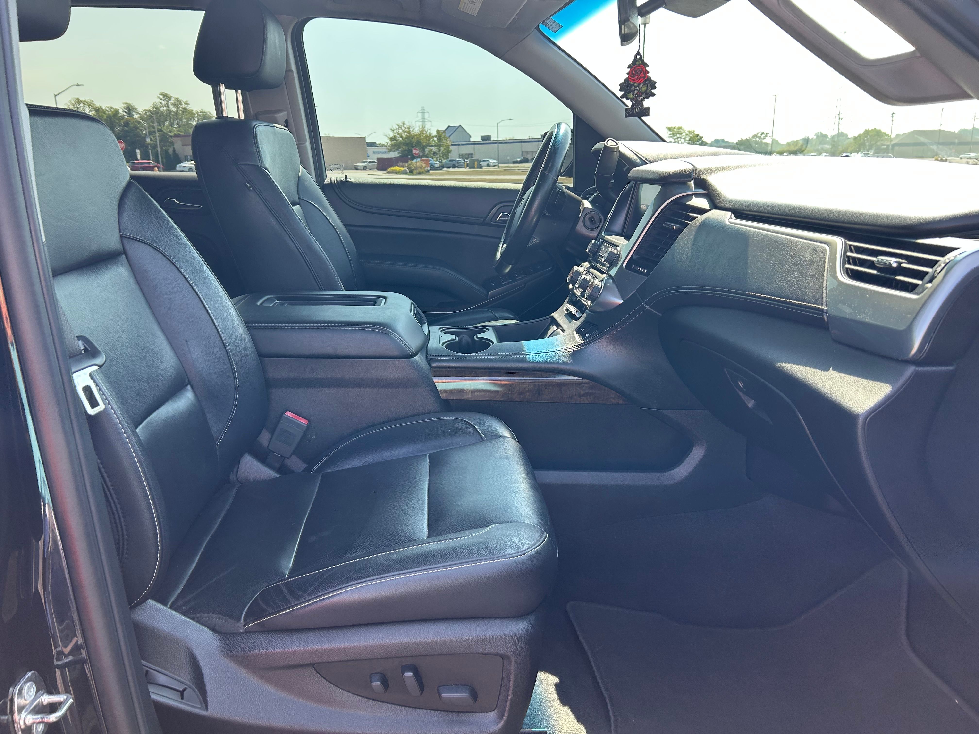 Used 2019 Chevrolet Suburban LT AWD/4WD image 4