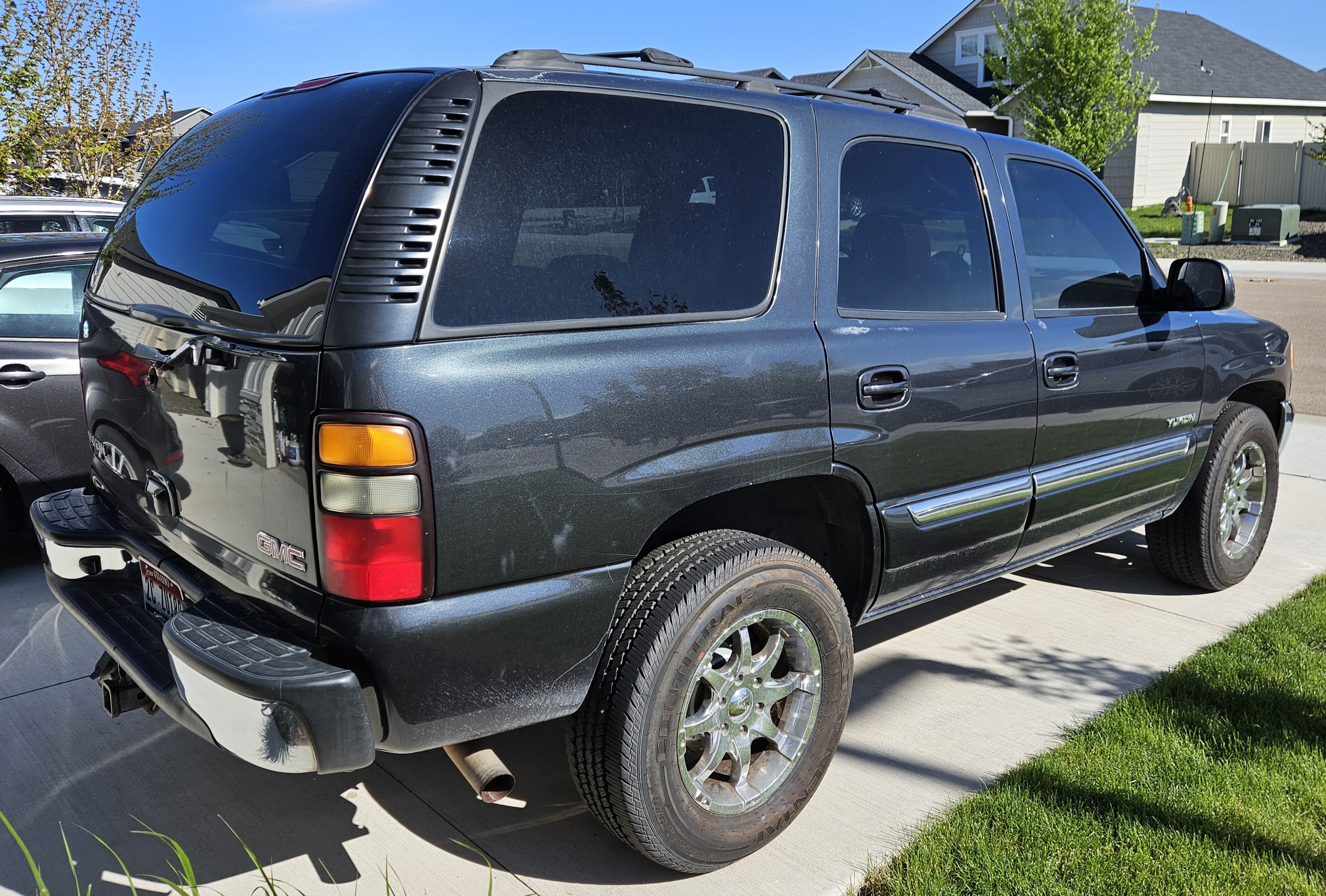 Used 2005 GMC Yukon SLE w/ Cargo Package AWD/4WD image 4