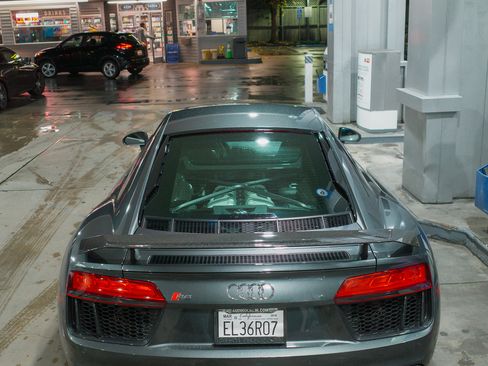 Used 2018 Audi R8 V10 plus image 4