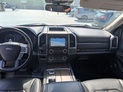 Used 2019 Ford Expedition Platinum RWD image 12