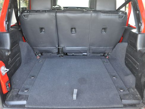 Used 2018 Jeep Wrangler Unlimited Sport S image 11