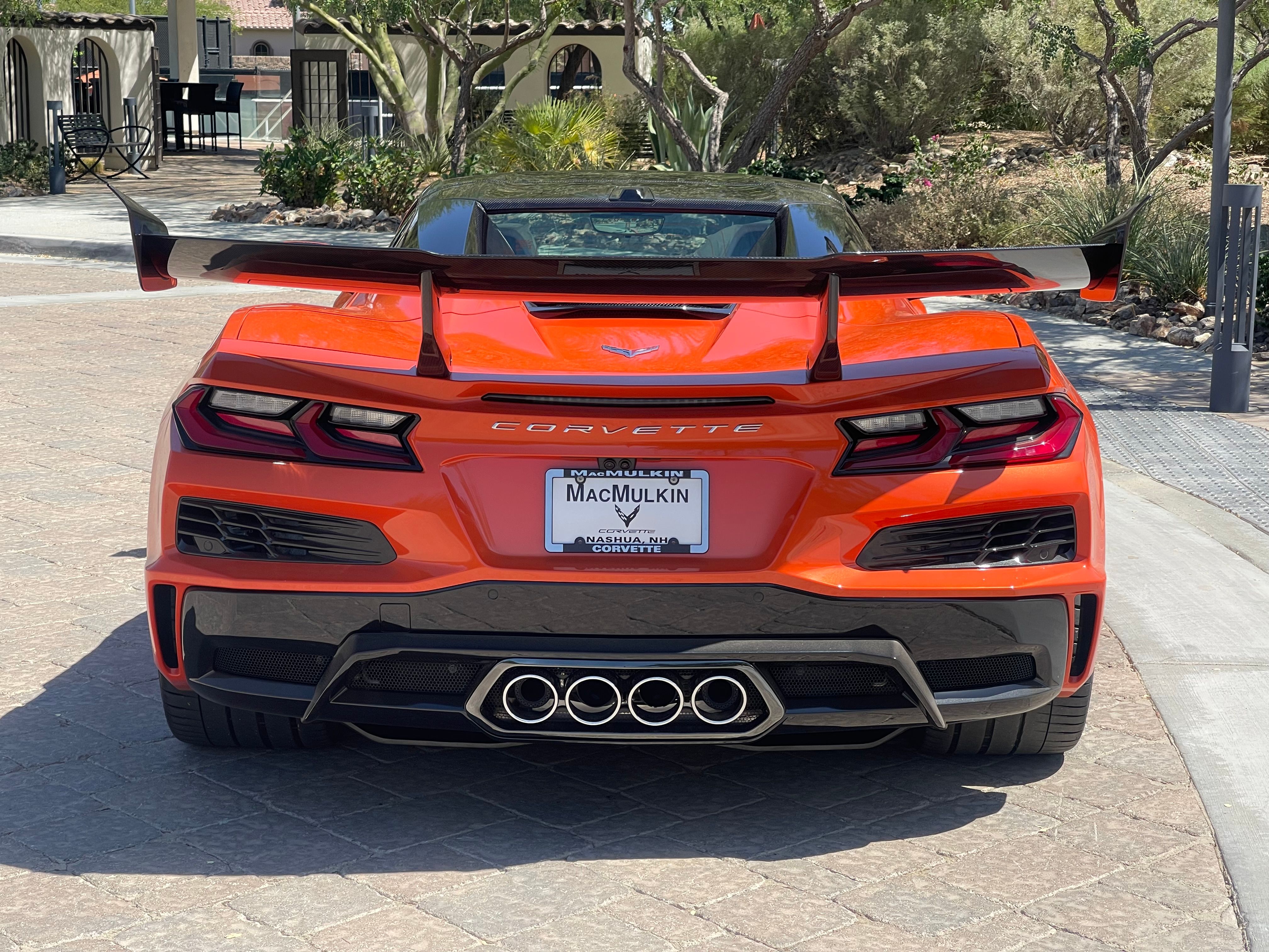 Used 2027 Chevrolet Corvette ZR1 w/ ZR1 Carbon Fiber Aero Package RWD image 6