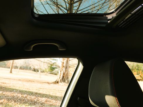 Used 2011 Volkswagen Golf 4-Door image 29