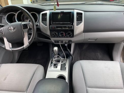 Used 2012 Toyota Tacoma PreRunner w/ SR5 Pkg RWD image 14