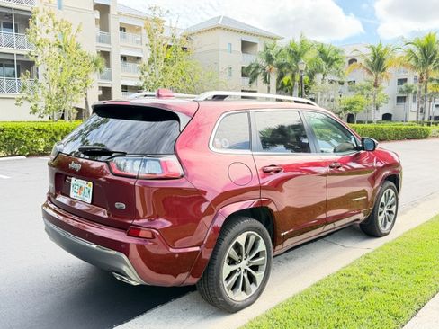 Used 2019 Jeep Cherokee Overland w/ Technology Group image 5