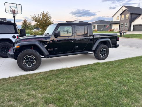 Used 2022 Jeep Gladiator Rubicon w/ Cold Weather Group image 1