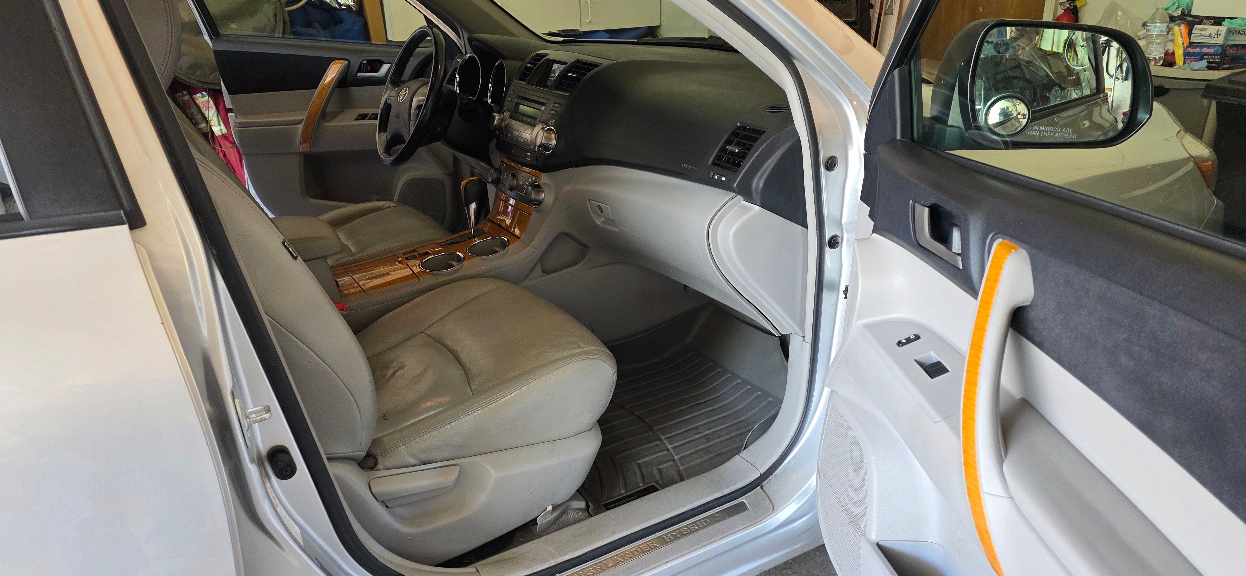 Used 2010 Toyota Highlander 4WD Hybrid w/ Extra Value Pkg 2 image 14