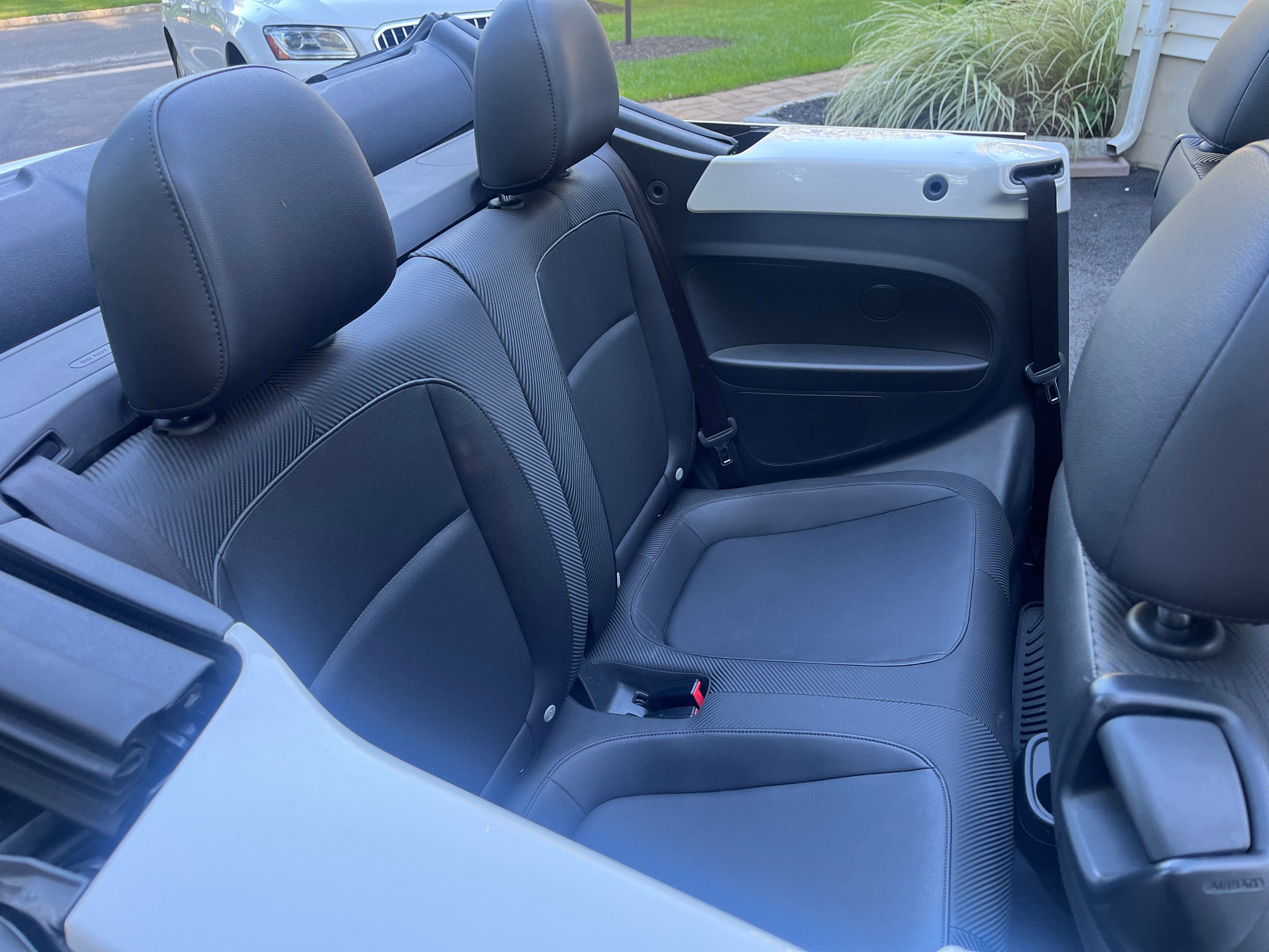 Used 2013 Volkswagen Beetle TDI FWD image 8