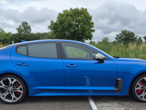 Used 2018 Kia Stinger GT1 AWD/4WD image 2