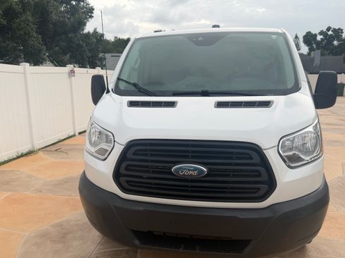 Used 2015 Ford Transit 250 130 Low Roof RWD image 10