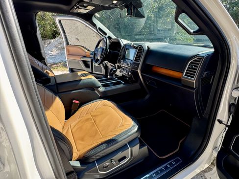 Used 2016 Ford F150 Limited w/ Trailer Tow Package image 27