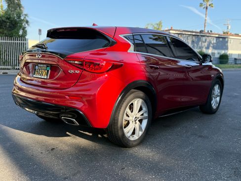 Used 2018 INFINITI QX30 image 6