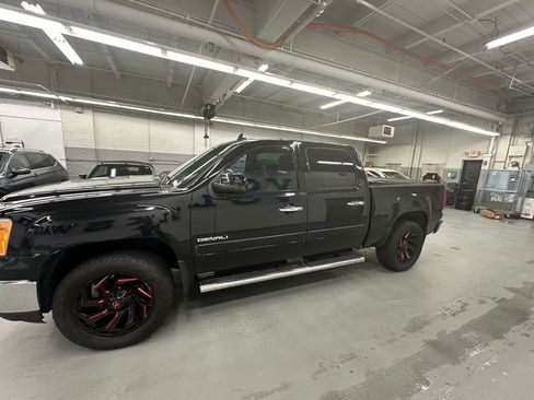 Used 2013 GMC Sierra 1500 Denali image 1