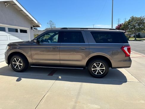 Used 2018 Ford Expedition Max XLT w/ Equipment Group 202A AWD/4WD image 1
