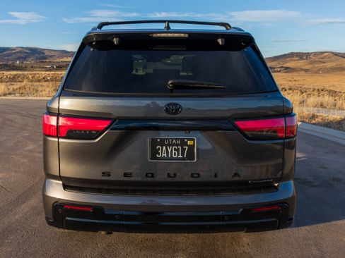 Used 2025 Toyota Sequoia Platinum w/ TRD Off-Road Package image 5