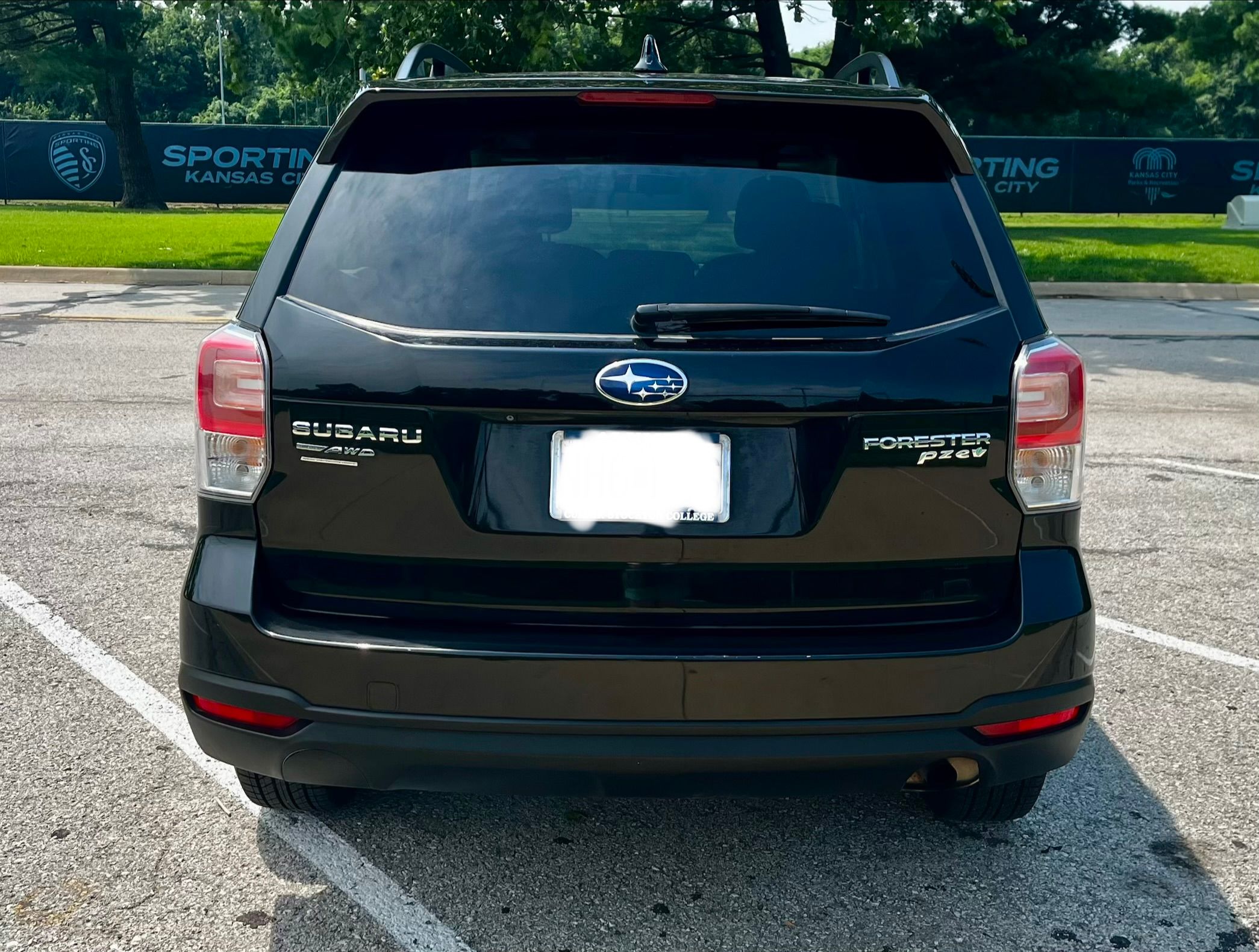 Used 2017 Subaru Forester 2.5i Premium w/ All-Weather Package AWD/4WD image 5