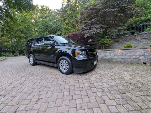Used 2013 Chevrolet Tahoe 4WD Hybrid image 1